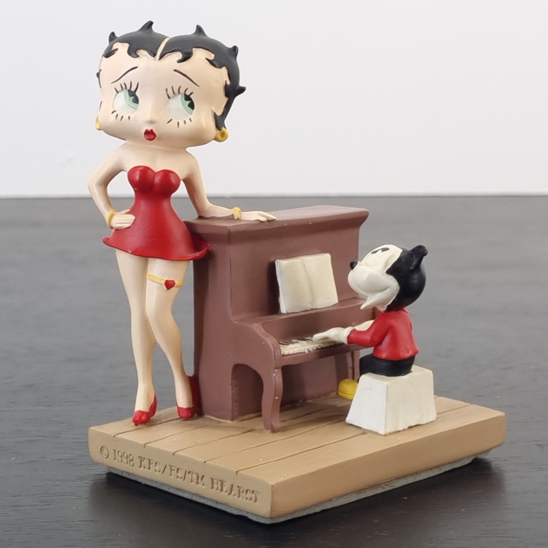 Betty Boop with Pugsley at the piano figurine