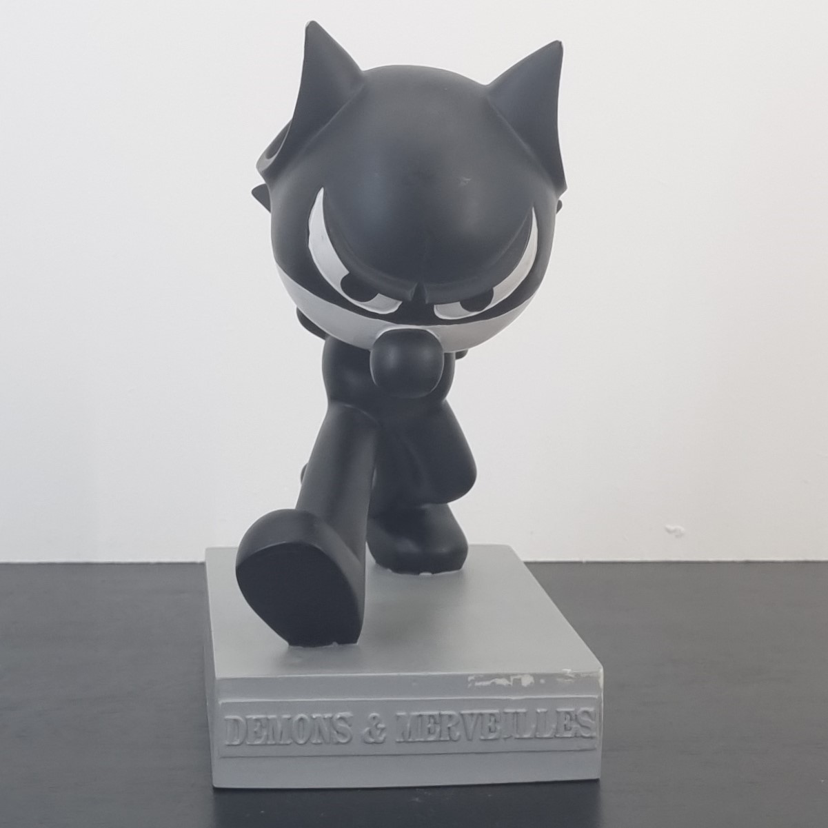 Felix the Cat walking figurine _front