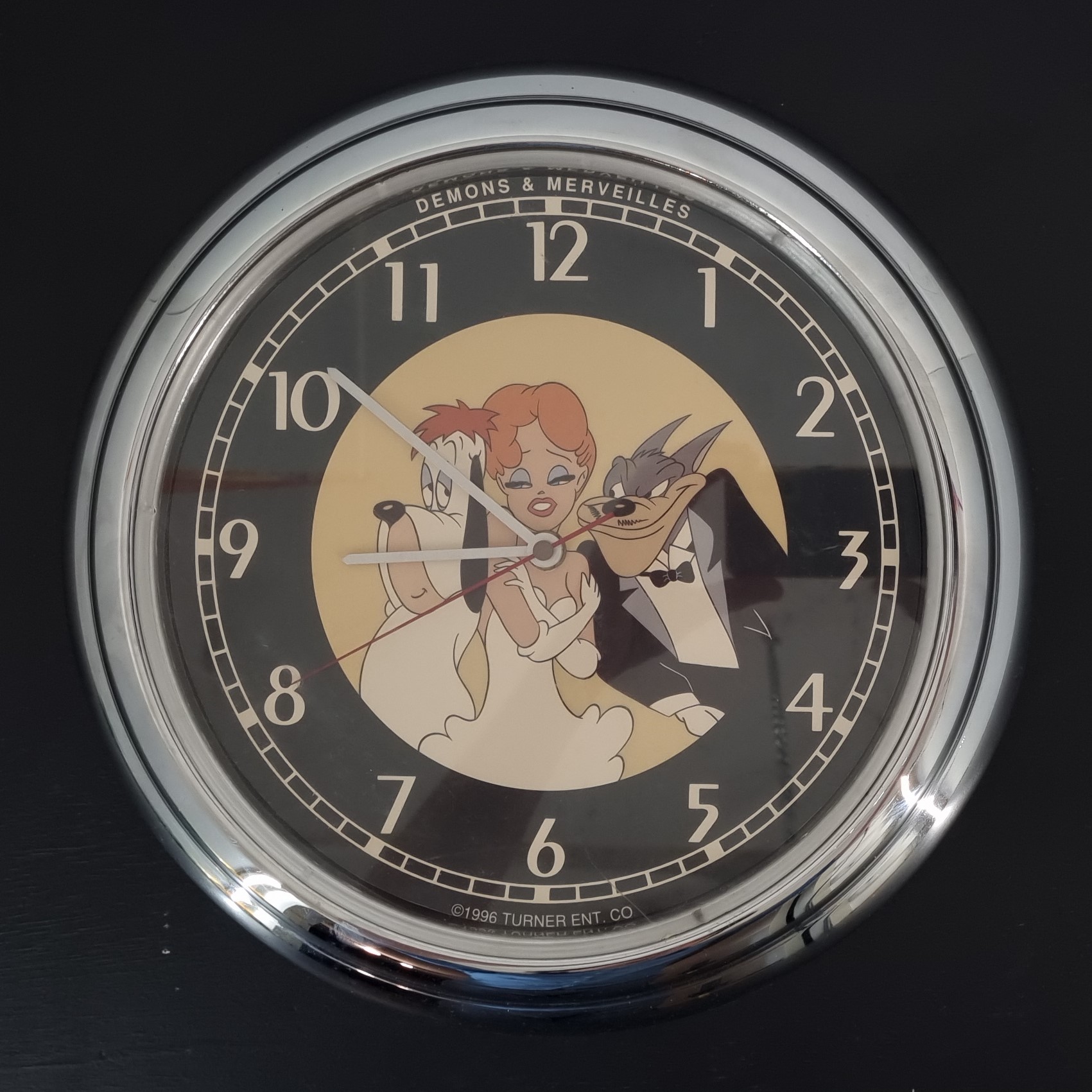 Wall clock with Droopy, Red and Wolf