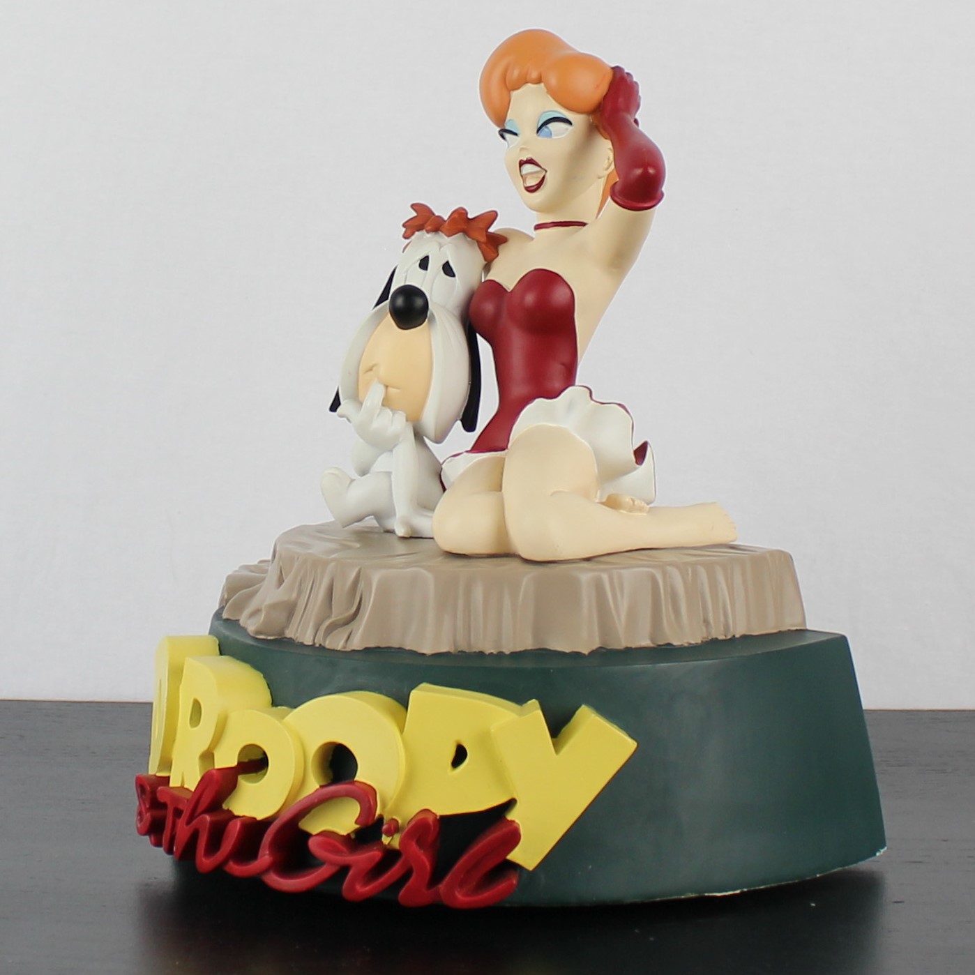 Droopy and the Girl statue _left front