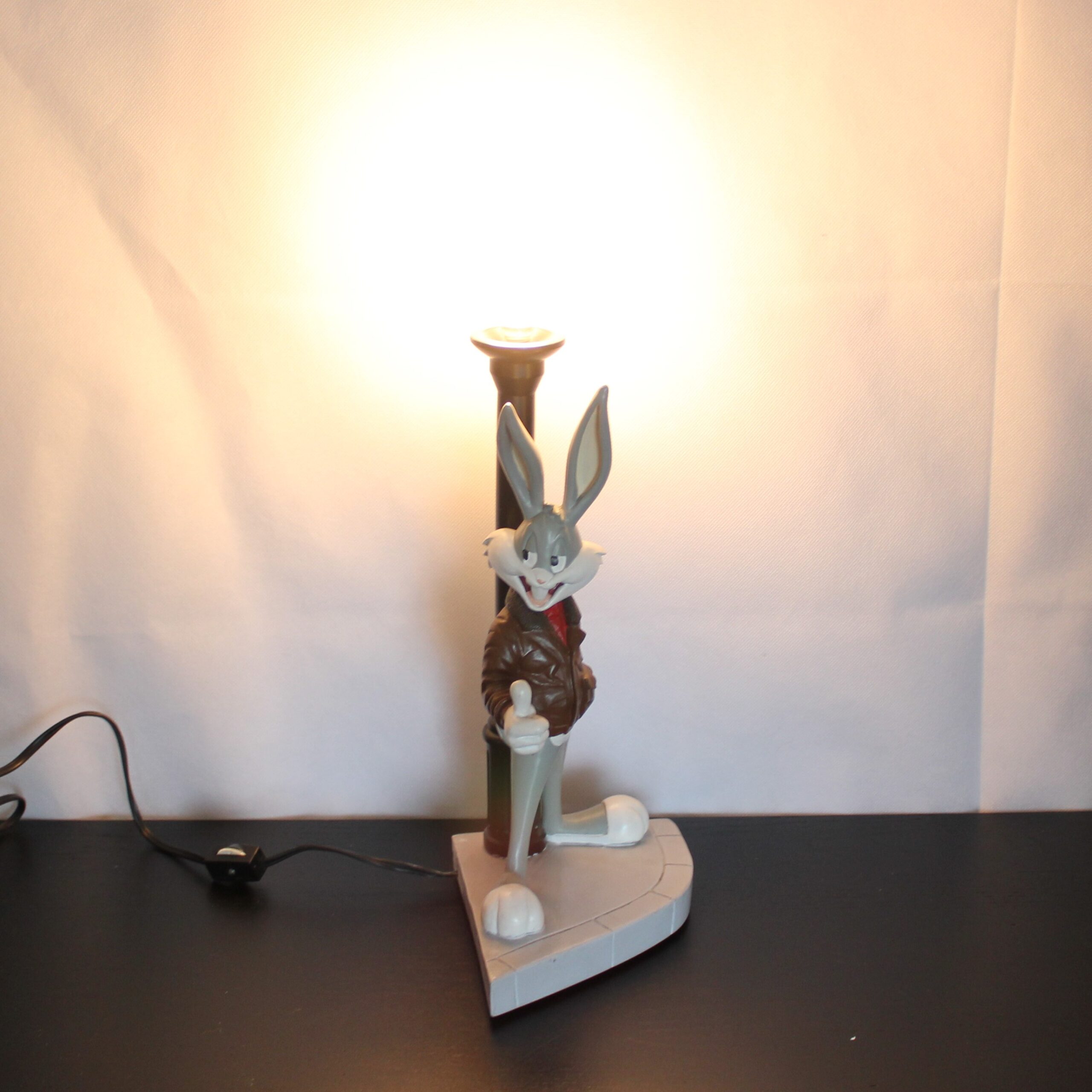 Bugs Bunny table lamp