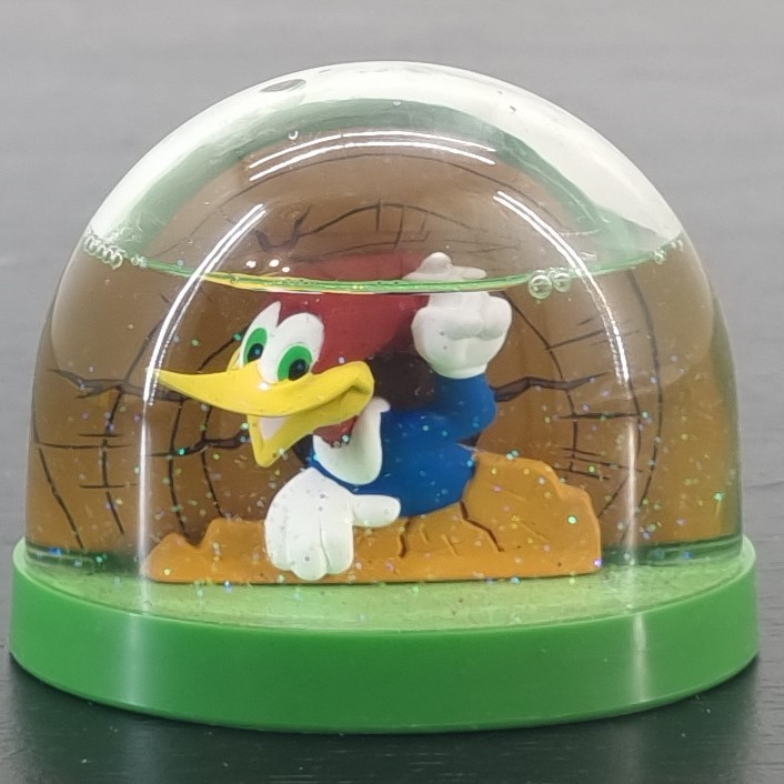 Woody Woodpecker snowglobe