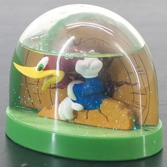 Woody Woodpecker snowglobe _left front