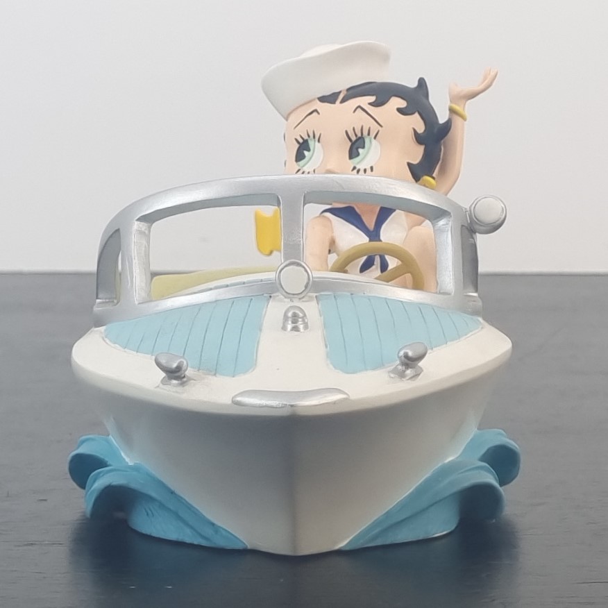 Betty Boop figurine - In a Boat _front