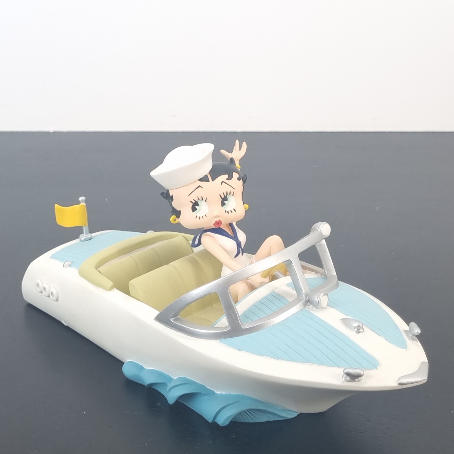 Betty Boop figurine - In a Boat