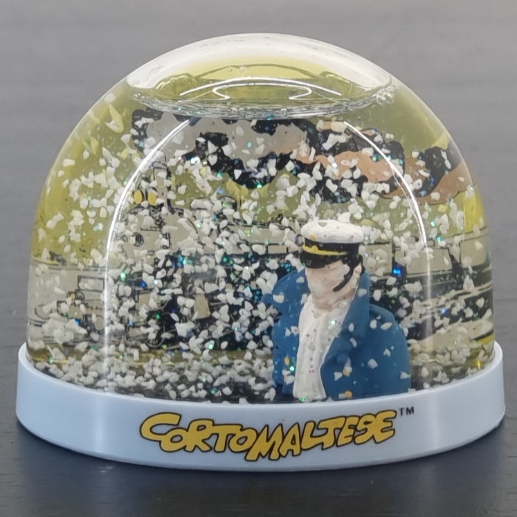 Corto Maltese snowglobe - Demons et Merveilles _front