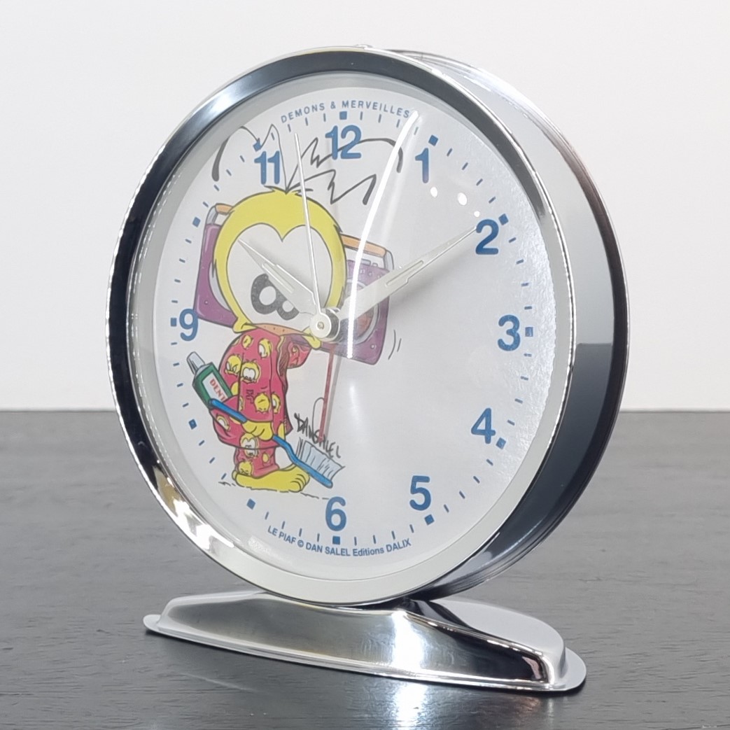 Le Piaf alarm clock _left front