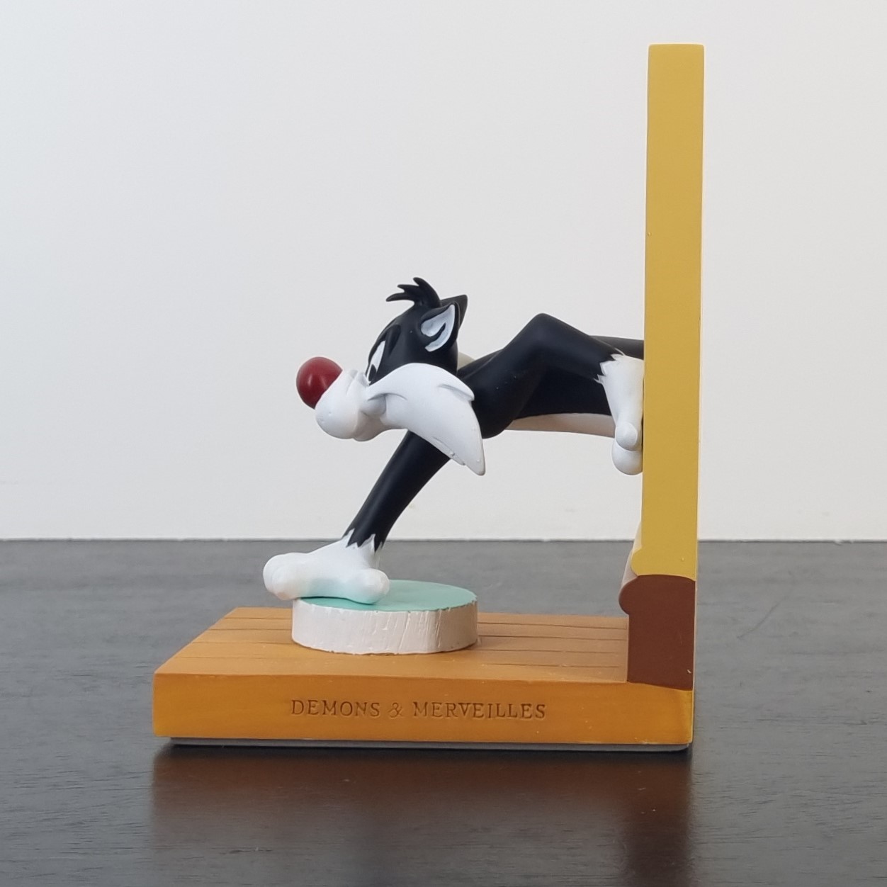 Sylvester the Cat bookend _left