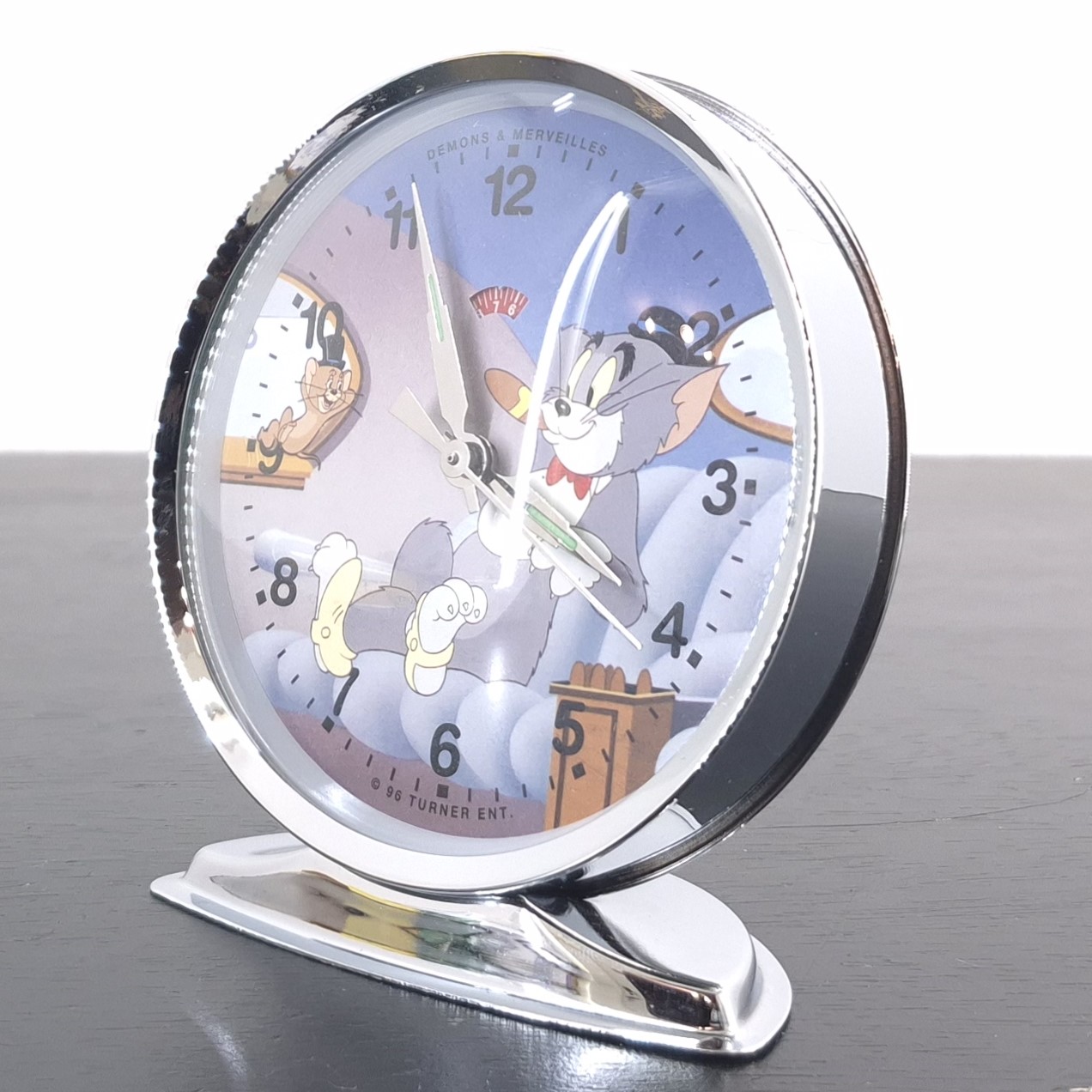 Tom Cat and Jerry Mouse Alarm Clock _left front