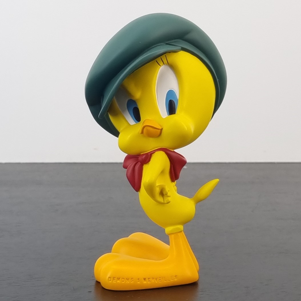 Tweety Bird Paris figurine _left