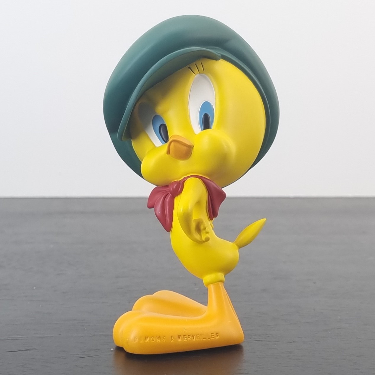 Tweety Bird Paris figurine