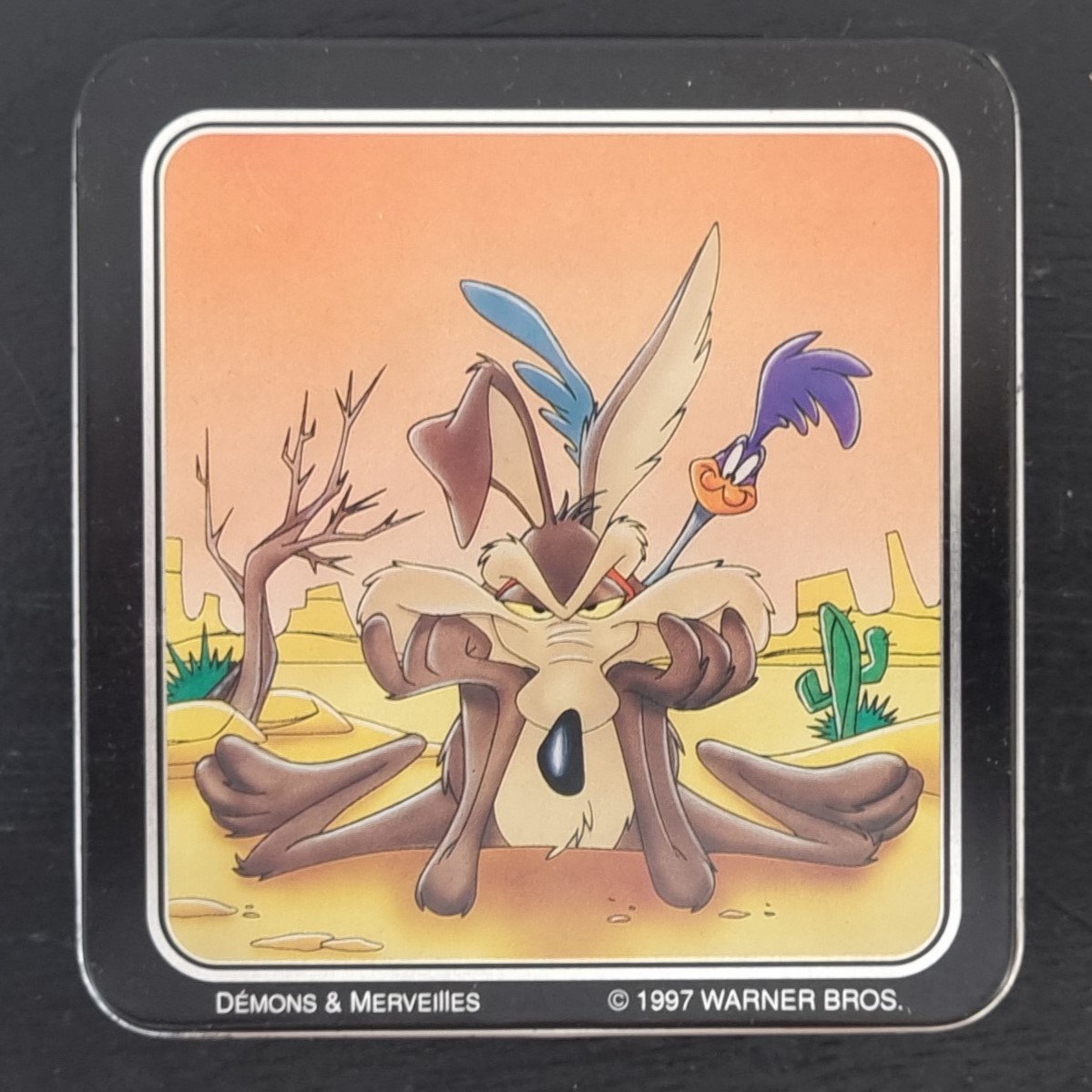 Wile E Coyote and Road Runner tin box